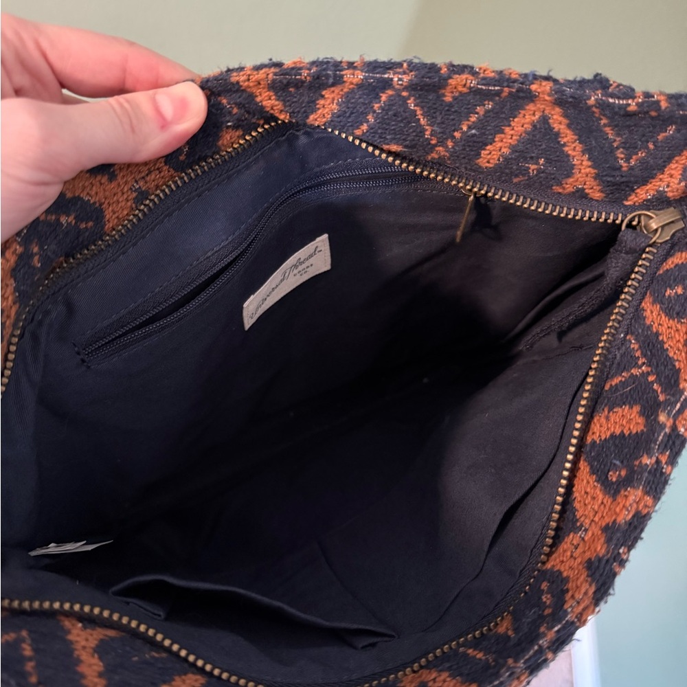 Universal Thread woven tote. - Picture 4 of 4